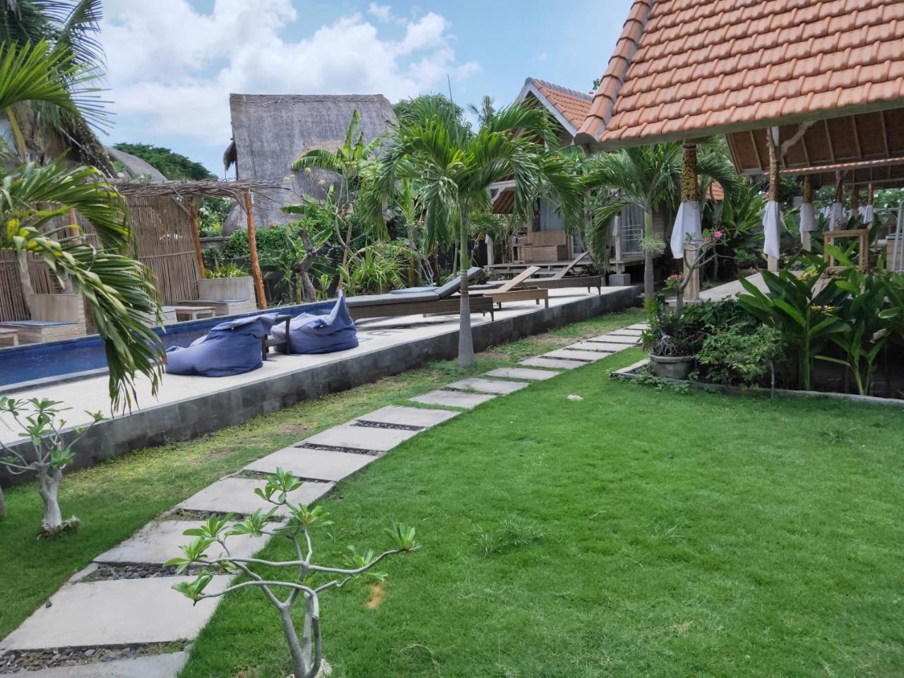Tiki Bar And More Lembongan Exterior foto